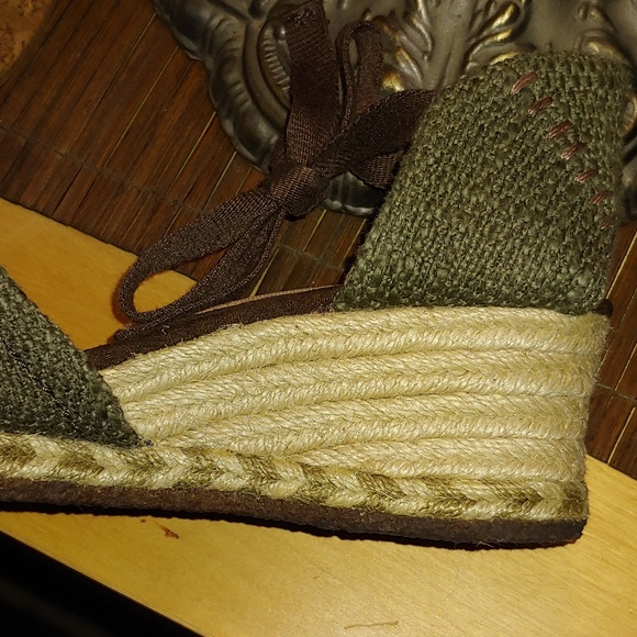 Uggs - Espadrills - Picture 3 of 3